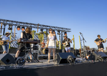 Pour ILNU : Eggs au MIDI Festival à Hyères le 21.07.2023